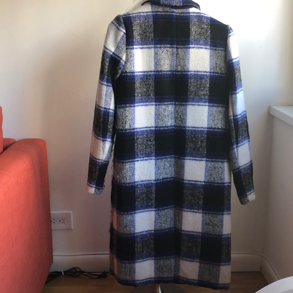 Plaid coat - super trendy!! - Picture 6 of 7